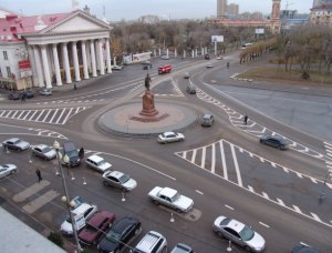 Кольцевое пересечение на ул. Мира г. Волгоград   